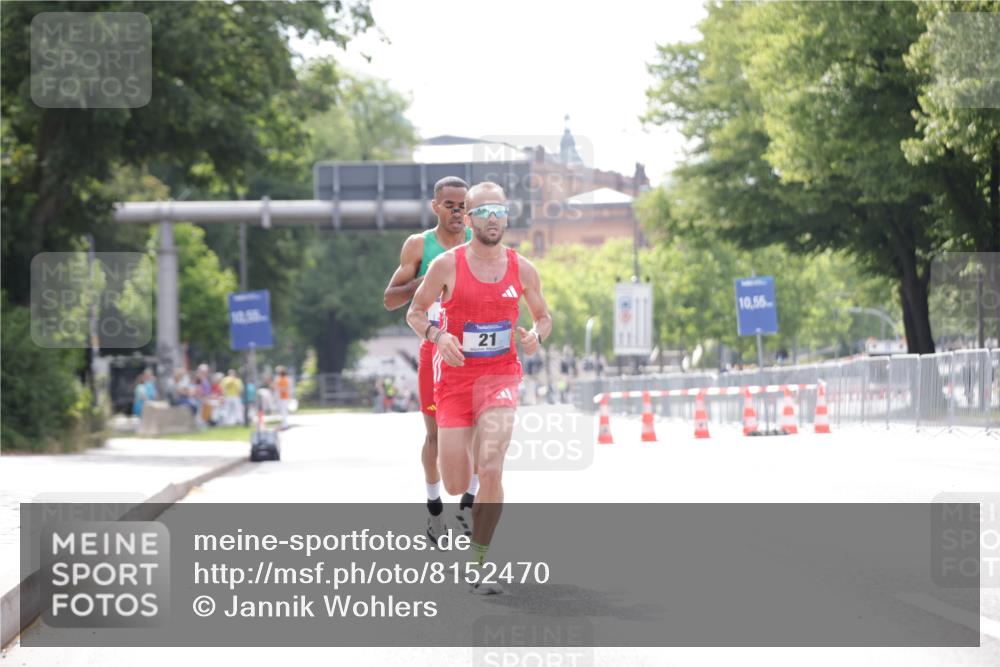 29.06.2025 - hella hamburg halbmarathon Jannik Wohlers http://msf.ph/oto/8152470 29.06.2025 09:31:54 Lombardsbrücke 17, 21 meine-sportfotos.de