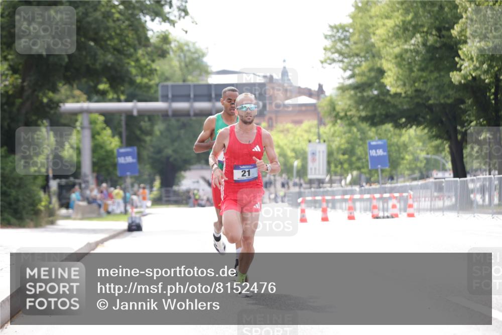 29.06.2025 - hella hamburg halbmarathon Jannik Wohlers http://msf.ph/oto/8152476 29.06.2025 09:31:54 Lombardsbrücke 17, 21 meine-sportfotos.de