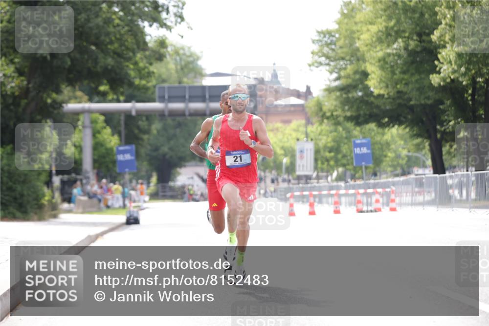29.06.2025 - hella hamburg halbmarathon Jannik Wohlers http://msf.ph/oto/8152483 29.06.2025 09:31:54 Lombardsbrücke 17, 21 meine-sportfotos.de