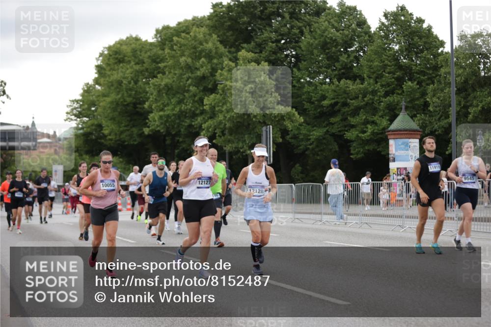 29.06.2025 - hella hamburg halbmarathon Jannik Wohlers http://msf.ph/oto/8152487 29.06.2025 10:52:29 Lombardsbrücke 1369, 2146, 2701, 2988, 3227, 3787, 4729, 6135, 7032, 7737, 8641, 9545, 10055, 10417, 10568, 10600, 10879, 10981, 11520, 11524, 11919, 12127, 12128, 12994, 14009, 14643, 14765, 14807, 14827, 14977, 14979, 15438, 15439, 15867, 16053, 16056, 16156, 16794, 16961, 18106, 18205, 18997 meine-sportfotos.de