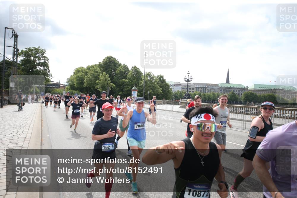 29.06.2025 - hella hamburg halbmarathon Jannik Wohlers http://msf.ph/oto/8152491 29.06.2025 10:42:07 Lombardsbrücke 1150, 1360, 1929, 1957, 1994, 2069, 2134, 2538, 2580, 2940, 2941, 3605, 3874, 4334, 4778, 4891, 4892, 5403, 5417, 5810, 6120, 6764, 6828, 7040, 7260, 7513, 7557, 7666, 8525, 8526, 8529, 8816, 9980, 10454, 10532, 10872, 10899, 11463, 11550, 11677, 12684, 12854, 13241, 13250, 13406, 13776, 14042, 14084, 14170, 14328, 14405, 14426, 14468, 14556, 14636, 14769, 15004, 15219, 15221, 15912, 15977, 16215, 16352, 16612 meine-sportfotos.de