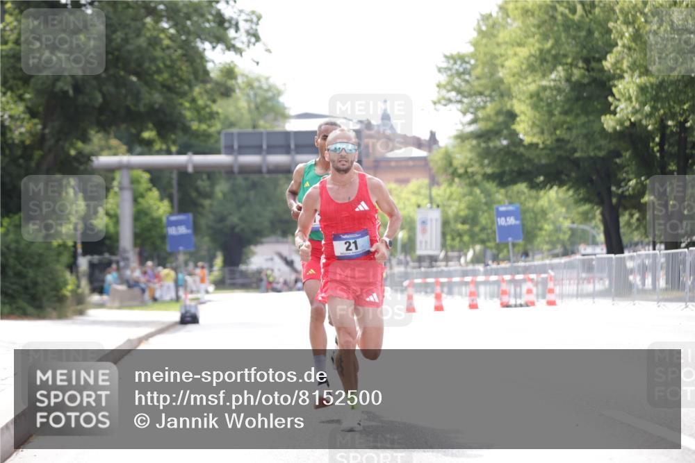 29.06.2025 - hella hamburg halbmarathon Jannik Wohlers http://msf.ph/oto/8152500 29.06.2025 09:31:54 Lombardsbrücke 17, 21 meine-sportfotos.de