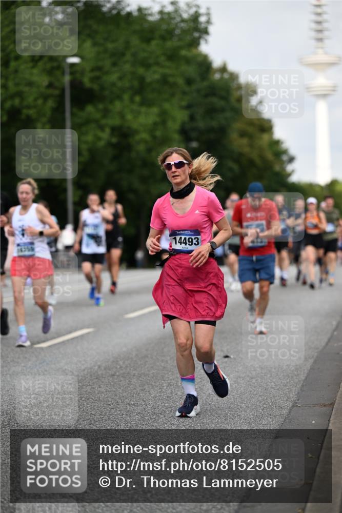 29.06.2025 - hella hamburg halbmarathon Dr. Thomas Lammeyer http://msf.ph/oto/8152505 29.06.2025 10:07:19 Kennedybrücke 1114, 1135, 1138, 1482, 1702, 2619, 2712, 2782, 2810, 3001, 3572, 3630, 4066, 4204, 4613, 4665, 5734, 6217, 7210, 7211, 7290, 7888, 8614, 8624, 9439, 9554, 10128, 10824 meine-sportfotos.de