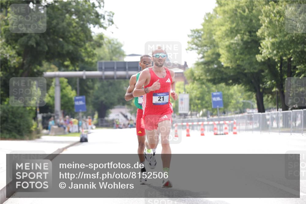 29.06.2025 - hella hamburg halbmarathon Jannik Wohlers http://msf.ph/oto/8152506 29.06.2025 09:31:54 Lombardsbrücke 17, 21 meine-sportfotos.de