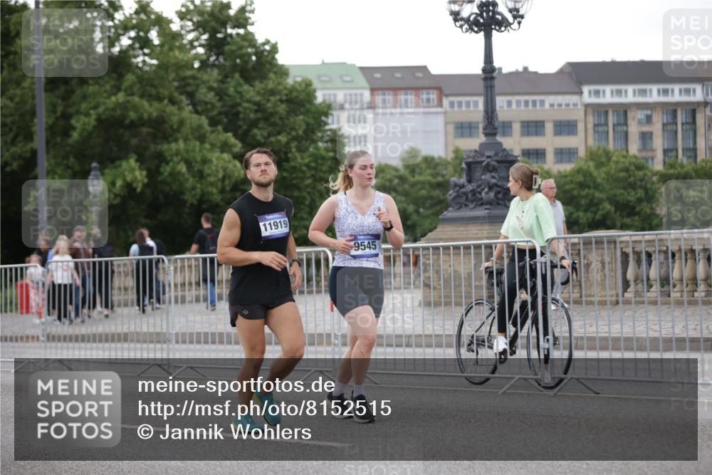 29.06.2025 - hella hamburg halbmarathon Jannik Wohlers http://msf.ph/oto/8152515 29.06.2025 10:52:30 Lombardsbrücke 1369, 2146, 2291, 2701, 2988, 3227, 3787, 4729, 6135, 6521, 7032, 7681, 7737, 8641, 9545, 10055, 10417, 10568, 10879, 10981, 11520, 11524, 11919, 12127, 12128, 12994, 14009, 14643, 14765, 14807, 14827, 14977, 14979, 15438, 15439, 15867, 16053, 16056, 16156, 16794, 16961, 18205, 18997 meine-sportfotos.de