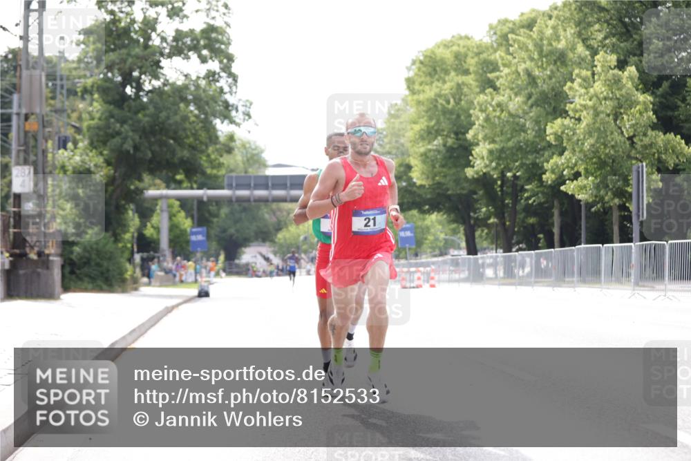 29.06.2025 - hella hamburg halbmarathon Jannik Wohlers http://msf.ph/oto/8152533 29.06.2025 09:31:55 Lombardsbrücke 17, 21 meine-sportfotos.de