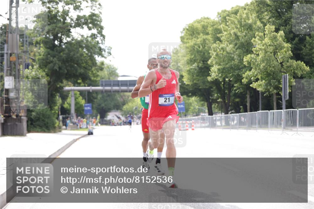 29.06.2025 - hella hamburg halbmarathon Jannik Wohlers http://msf.ph/oto/8152536 29.06.2025 09:31:55 Lombardsbrücke 17, 21 meine-sportfotos.de