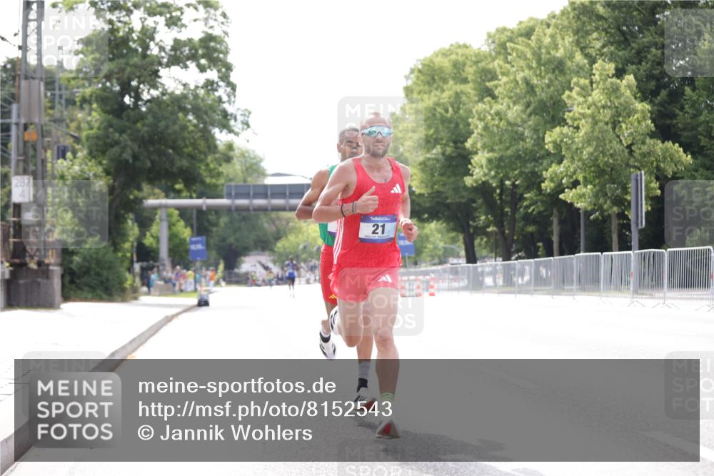 29.06.2025 - hella hamburg halbmarathon Jannik Wohlers http://msf.ph/oto/8152543 29.06.2025 09:31:55 Lombardsbrücke 17, 21 meine-sportfotos.de
