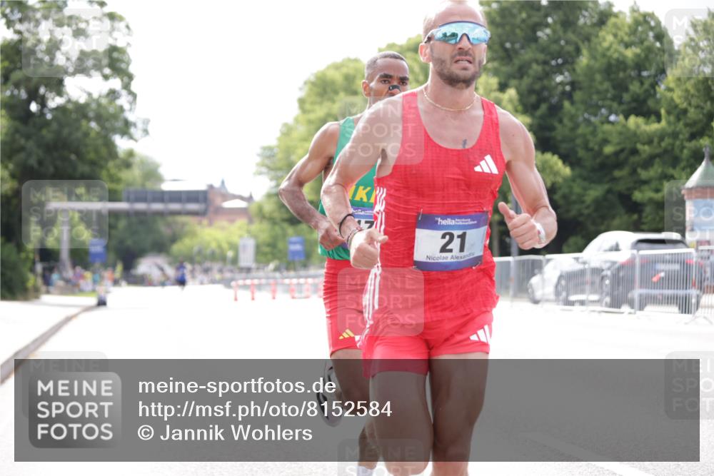 29.06.2025 - hella hamburg halbmarathon Jannik Wohlers http://msf.ph/oto/8152584 29.06.2025 09:31:56 Lombardsbrücke 17, 21 meine-sportfotos.de