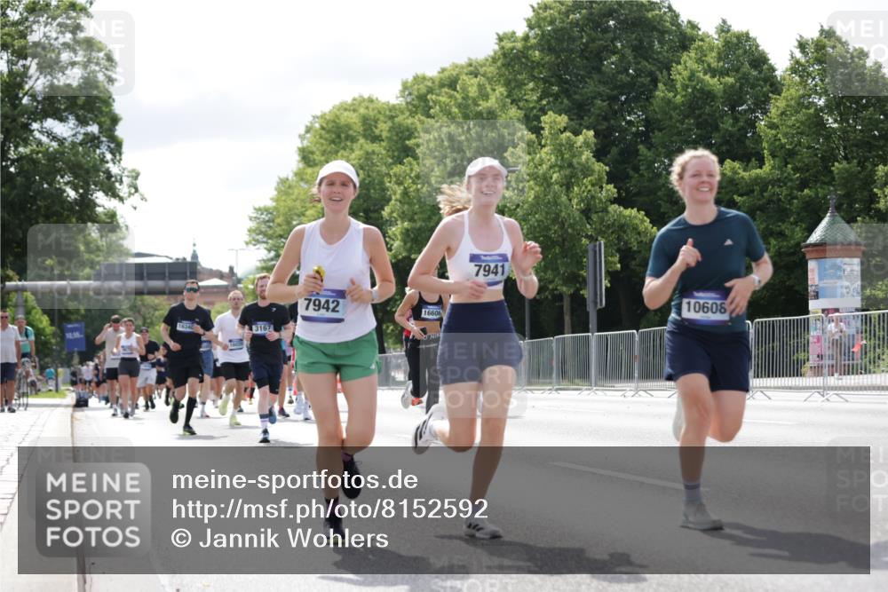 29.06.2025 - hella hamburg halbmarathon Jannik Wohlers http://msf.ph/oto/8152592 29.06.2025 10:15:24 Lombardsbrücke 2989, 3167, 4007, 4466, 4492, 4494, 6376, 6576, 7941, 7942, 8746, 8885, 9192, 9675, 10108, 10608, 11113, 11303, 11478, 11774, 11783, 12427, 12469, 12628, 13179, 13818, 13951, 14423, 14550, 14552, 14559, 14630, 15307, 15570, 15710, 15988, 16020, 16348, 16606, 16923, 17350, 18150, 18641, 18957 meine-sportfotos.de