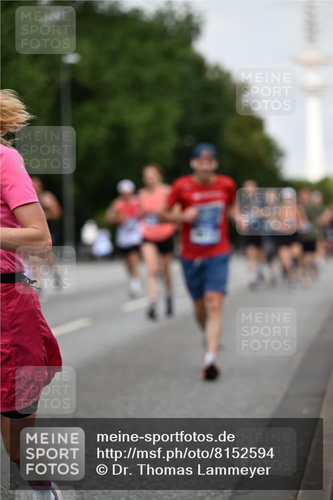 29.06.2025 - hella hamburg halbmarathon Dr. Thomas Lammeyer http://msf.ph/oto/8152594 29.06.2025 10:07:21 Kennedybrücke 1114, 1135, 1138, 1482, 1702, 2619, 2782, 2810, 3001, 3572, 3630, 4066, 4204, 4613, 4665, 5734, 6217, 7210, 7211, 7290, 7888, 8614, 9439, 9554, 10128, 10824 meine-sportfotos.de