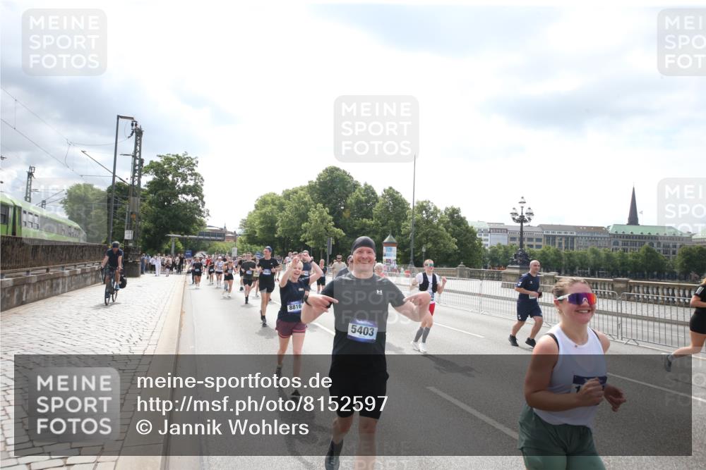 29.06.2025 - hella hamburg halbmarathon Jannik Wohlers http://msf.ph/oto/8152597 29.06.2025 10:42:08 Lombardsbrücke 1150, 1360, 1929, 1957, 1994, 2069, 2134, 2401, 2538, 2580, 2940, 2941, 3605, 3874, 4334, 4778, 4891, 4892, 5403, 5417, 5810, 6120, 6764, 6828, 7040, 7260, 7513, 7557, 7666, 8525, 8526, 8529, 8816, 9980, 10454, 10532, 10872, 10899, 11463, 11550, 11677, 12684, 13241, 13250, 13406, 13776, 14042, 14084, 14170, 14405, 14426, 14468, 14556, 14636, 14769, 15004, 15219, 15221, 15912, 15977, 16215, 16352, 16612 meine-sportfotos.de