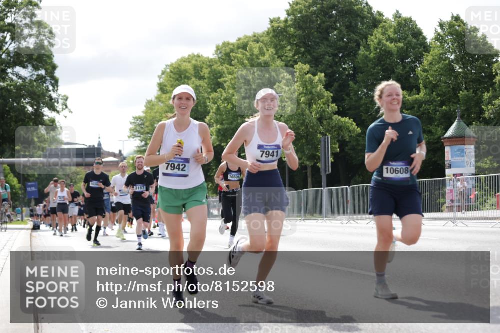 29.06.2025 - hella hamburg halbmarathon Jannik Wohlers http://msf.ph/oto/8152598 29.06.2025 10:15:24 Lombardsbrücke 2989, 3167, 4007, 4466, 4492, 4494, 6376, 6576, 7941, 7942, 8746, 8885, 9192, 9675, 10108, 10608, 11113, 11303, 11478, 11774, 11783, 12427, 12469, 12628, 13179, 13818, 13951, 14423, 14550, 14552, 14559, 14630, 15307, 15570, 15710, 15988, 16020, 16348, 16606, 16923, 17350, 18150, 18641, 18957 meine-sportfotos.de