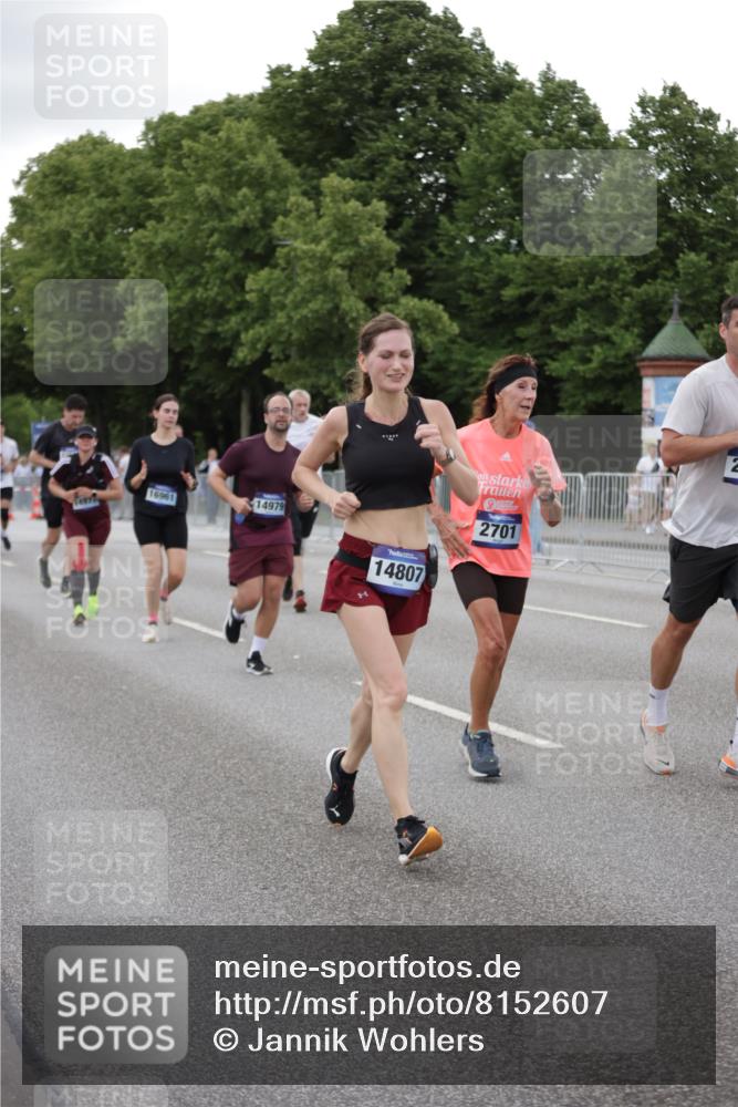 29.06.2025 - hella hamburg halbmarathon Jannik Wohlers http://msf.ph/oto/8152607 29.06.2025 10:52:35 Lombardsbrücke 2146, 2291, 2701, 2988, 3787, 4729, 6135, 6521, 7032, 7681, 7737, 9545, 10055, 10417, 10568, 10661, 10981, 11520, 11524, 11919, 12127, 12128, 13489, 13916, 13917, 14009, 14643, 14765, 14807, 14977, 14979, 16137, 16156, 16794, 16961, 18988 meine-sportfotos.de