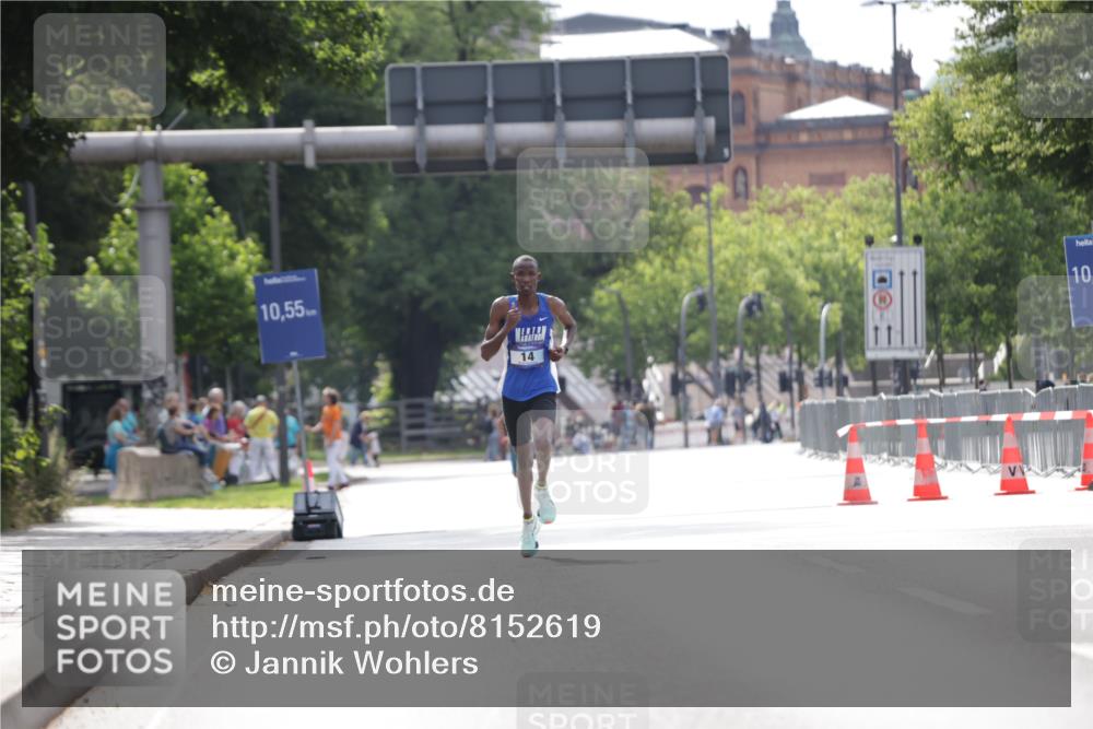 29.06.2025 - hella hamburg halbmarathon Jannik Wohlers http://msf.ph/oto/8152619 29.06.2025 09:32:00 Lombardsbrücke 17, 21 meine-sportfotos.de