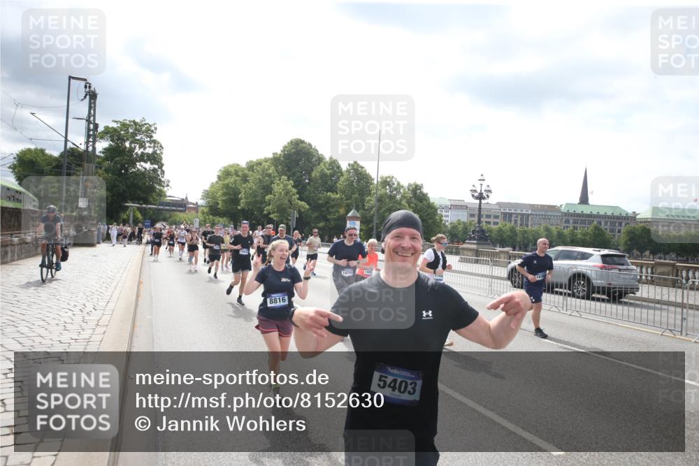 29.06.2025 - hella hamburg halbmarathon Jannik Wohlers http://msf.ph/oto/8152630 29.06.2025 10:42:09 Lombardsbrücke 1150, 1360, 1929, 1957, 1994, 2069, 2134, 2401, 2538, 2580, 2940, 2941, 3605, 3874, 4334, 4778, 4891, 4892, 5403, 5417, 5810, 6120, 6764, 7040, 7260, 7513, 7557, 7666, 8525, 8526, 8529, 8816, 9980, 10454, 10532, 10697, 10872, 10899, 11463, 11550, 11677, 12684, 13241, 13250, 13406, 13776, 14042, 14084, 14170, 14405, 14426, 14468, 14556, 14636, 14769, 15004, 15219, 15221, 15912, 15977, 16215, 16352, 16612 meine-sportfotos.de