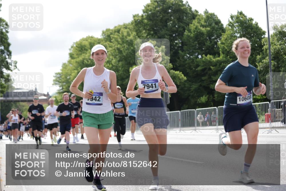 29.06.2025 - hella hamburg halbmarathon Jannik Wohlers http://msf.ph/oto/8152642 29.06.2025 10:15:24 Lombardsbrücke 2989, 3167, 4007, 4466, 4492, 4494, 6376, 6576, 7941, 7942, 8746, 8885, 9192, 9675, 10108, 10608, 11113, 11303, 11478, 11774, 11783, 12427, 12469, 12628, 13179, 13818, 13951, 14423, 14550, 14552, 14559, 14630, 15307, 15570, 15710, 15988, 16020, 16348, 16606, 16923, 17350, 18150, 18641, 18957 meine-sportfotos.de