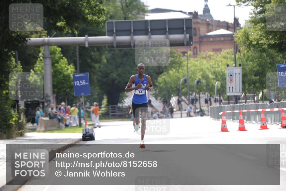 29.06.2025 - hella hamburg halbmarathon Jannik Wohlers http://msf.ph/oto/8152658 29.06.2025 09:32:01 Lombardsbrücke 17, 21 meine-sportfotos.de
