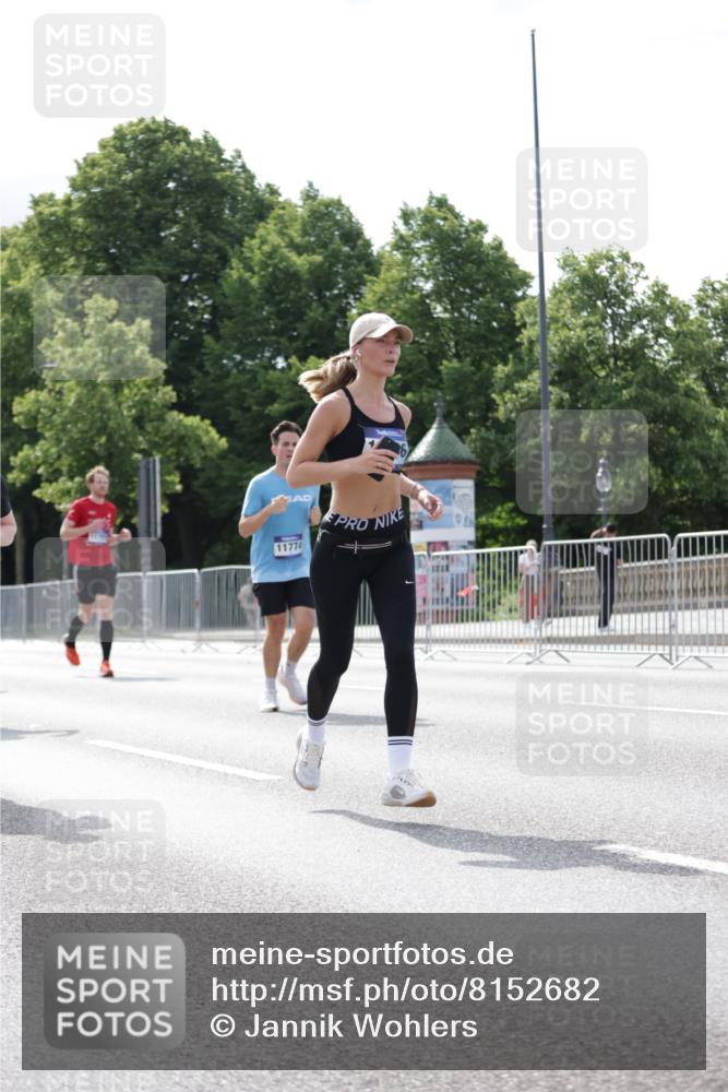 29.06.2025 - hella hamburg halbmarathon Jannik Wohlers http://msf.ph/oto/8152682 29.06.2025 10:15:27 Lombardsbrücke 1156, 1651, 2076, 3167, 4007, 5423, 7897, 7941, 7942, 8554, 8746, 8885, 9192, 9675, 9784, 10108, 10608, 11113, 11303, 11478, 11774, 11783, 11818, 12427, 12469, 12628, 13179, 13818, 13951, 14423, 14543, 14550, 14559, 14630, 15570, 15710, 15889, 15988, 16020, 16348, 16606, 16923, 17350, 18150, 18641, 18957 meine-sportfotos.de