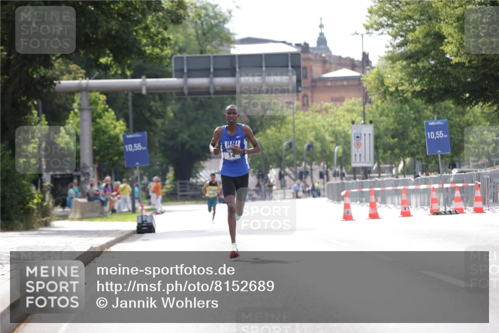 29.06.2025 - hella hamburg halbmarathon Jannik Wohlers http://msf.ph/oto/8152689 29.06.2025 09:32:02 Lombardsbrücke 14, 17, 21 meine-sportfotos.de