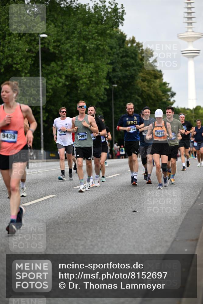 29.06.2025 - hella hamburg halbmarathon Dr. Thomas Lammeyer http://msf.ph/oto/8152697 29.06.2025 10:07:24 Kennedybrücke 1114, 1135, 1138, 1482, 1702, 1885, 2619, 2759, 2782, 2810, 3001, 3572, 3630, 4066, 4204, 4511, 4613, 4665, 6217, 7210, 7211, 7290, 7888, 8614, 9439, 9453, 9554, 10824 meine-sportfotos.de