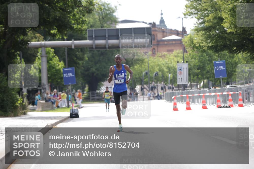 29.06.2025 - hella hamburg halbmarathon Jannik Wohlers http://msf.ph/oto/8152704 29.06.2025 09:32:02 Lombardsbrücke 14, 17, 21 meine-sportfotos.de