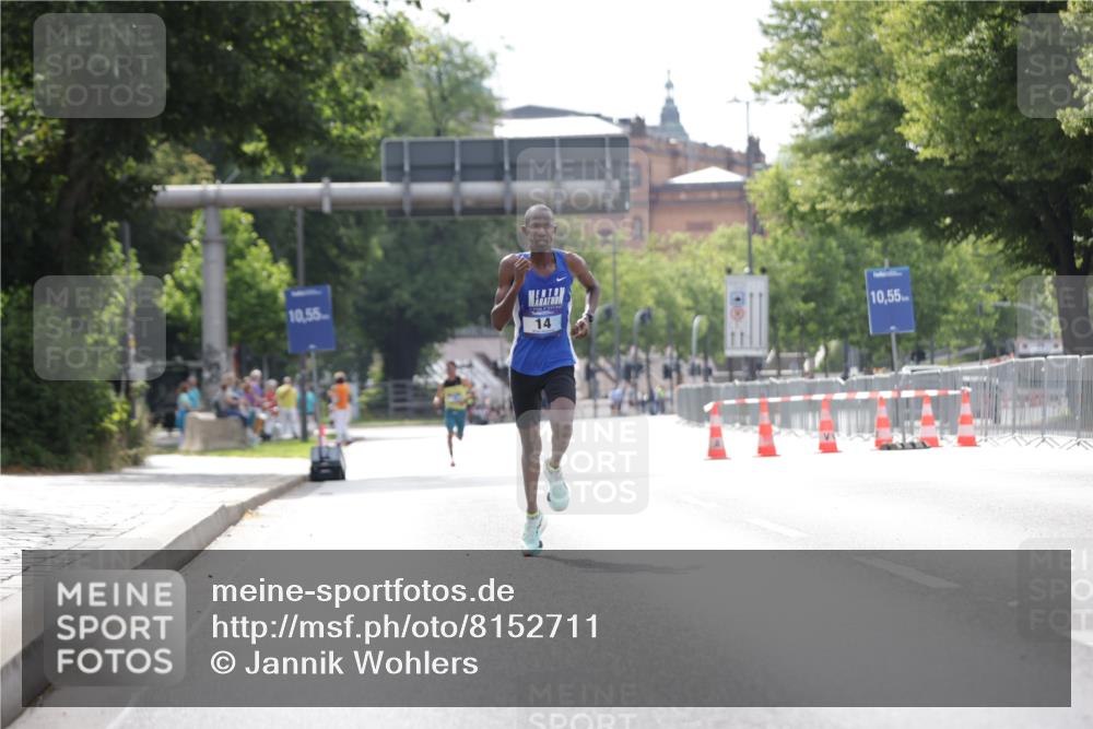 29.06.2025 - hella hamburg halbmarathon Jannik Wohlers http://msf.ph/oto/8152711 29.06.2025 09:32:02 Lombardsbrücke 14, 17, 21 meine-sportfotos.de