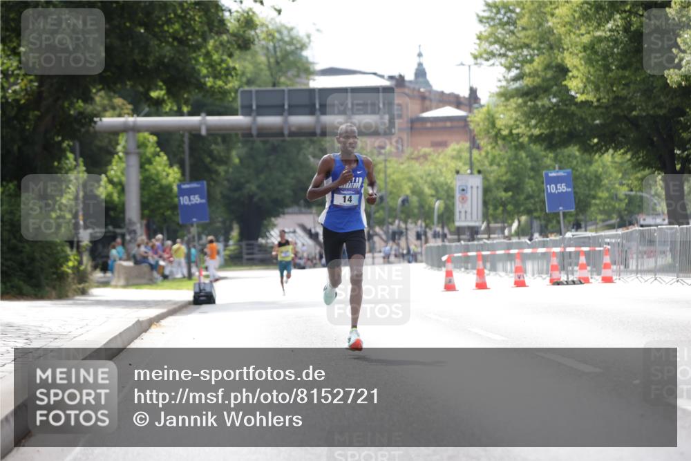 29.06.2025 - hella hamburg halbmarathon Jannik Wohlers http://msf.ph/oto/8152721 29.06.2025 09:32:03 Lombardsbrücke 14, 17, 21 meine-sportfotos.de
