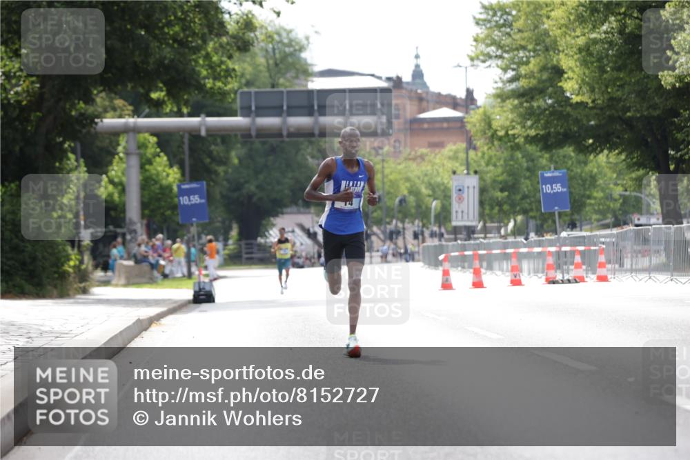 29.06.2025 - hella hamburg halbmarathon Jannik Wohlers http://msf.ph/oto/8152727 29.06.2025 09:32:03 Lombardsbrücke 14, 17, 21 meine-sportfotos.de