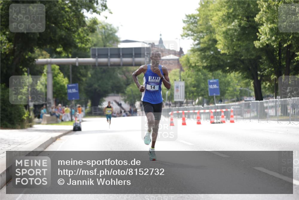 29.06.2025 - hella hamburg halbmarathon Jannik Wohlers http://msf.ph/oto/8152732 29.06.2025 09:32:03 Lombardsbrücke 14, 17, 21 meine-sportfotos.de
