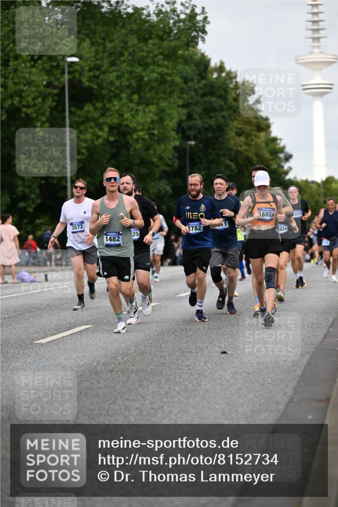 29.06.2025 - hella hamburg halbmarathon Dr. Thomas Lammeyer http://msf.ph/oto/8152734 29.06.2025 10:07:25 Kennedybrücke 1114, 1135, 1138, 1482, 1702, 1885, 2594, 2619, 2759, 2782, 2810, 3001, 3572, 3630, 4066, 4204, 4511, 4613, 4665, 6217, 7210, 7211, 7290, 7935, 8614, 9439, 9453, 9554, 10824 meine-sportfotos.de