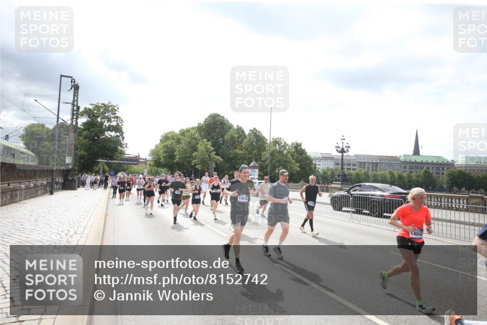 29.06.2025 - hella hamburg halbmarathon Jannik Wohlers http://msf.ph/oto/8152742 29.06.2025 10:42:10 Lombardsbrücke 1150, 1929, 1957, 1994, 2069, 2134, 2401, 2538, 2580, 2940, 2941, 3605, 3874, 4092, 4334, 4778, 4891, 5403, 5417, 5810, 6120, 6764, 7040, 7260, 7513, 7557, 7666, 8525, 8526, 8529, 8816, 9980, 10454, 10532, 10697, 10872, 10899, 11463, 11550, 11677, 12441, 12684, 13241, 13406, 13776, 14042, 14084, 14170, 14426, 14468, 14556, 14636, 14769, 15004, 15219, 15221, 15912, 15977, 16215, 16352, 16612 meine-sportfotos.de
