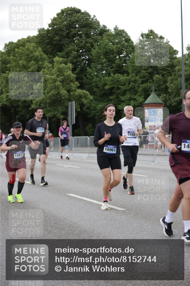 29.06.2025 - hella hamburg halbmarathon Jannik Wohlers http://msf.ph/oto/8152744 29.06.2025 10:52:37 Lombardsbrücke 2146, 2291, 2701, 2988, 3787, 4626, 4729, 6135, 6521, 7681, 7737, 9545, 10055, 10417, 10568, 10661, 10981, 11520, 11524, 11919, 12127, 12128, 13489, 13916, 13917, 14643, 14765, 14807, 14977, 14979, 16137, 16156, 16961, 18988 meine-sportfotos.de