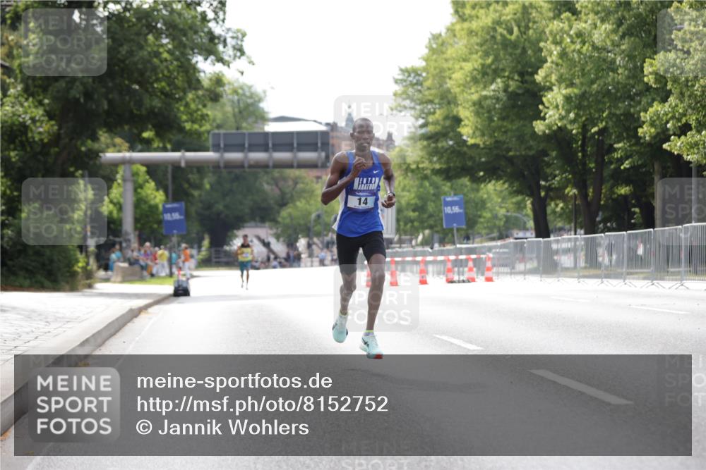 29.06.2025 - hella hamburg halbmarathon Jannik Wohlers http://msf.ph/oto/8152752 29.06.2025 09:32:04 Lombardsbrücke 14, 17, 21 meine-sportfotos.de