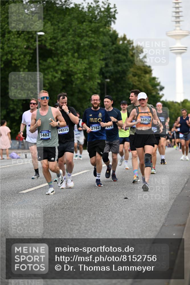 29.06.2025 - hella hamburg halbmarathon Dr. Thomas Lammeyer http://msf.ph/oto/8152756 29.06.2025 10:07:26 Kennedybrücke 1114, 1135, 1138, 1482, 1702, 1885, 2594, 2619, 2759, 2782, 2810, 3001, 3572, 3630, 4066, 4204, 4511, 4613, 4665, 6217, 7210, 7211, 7290, 7935, 8614, 9439, 9453, 9554, 10824 meine-sportfotos.de