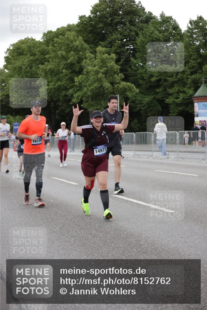 29.06.2025 - hella hamburg halbmarathon Jannik Wohlers http://msf.ph/oto/8152762 29.06.2025 10:52:38 Lombardsbrücke 2146, 2291, 2701, 2988, 3787, 4626, 4729, 6135, 6521, 7681, 7737, 9545, 10055, 10417, 10568, 10661, 10981, 11520, 11524, 11919, 12127, 12128, 13489, 13916, 13917, 14643, 14765, 14807, 14977, 14979, 16137, 16156, 16961, 18988 meine-sportfotos.de