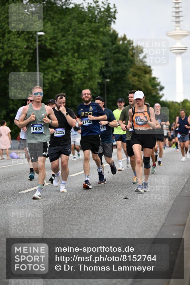 29.06.2025 - hella hamburg halbmarathon Dr. Thomas Lammeyer http://msf.ph/oto/8152764 29.06.2025 10:07:26 Kennedybrücke 1114, 1135, 1138, 1482, 1702, 1885, 2594, 2619, 2759, 2782, 2810, 3001, 3572, 3630, 4066, 4204, 4511, 4613, 4665, 6217, 7210, 7211, 7290, 7935, 8614, 9439, 9453, 9554, 10824 meine-sportfotos.de