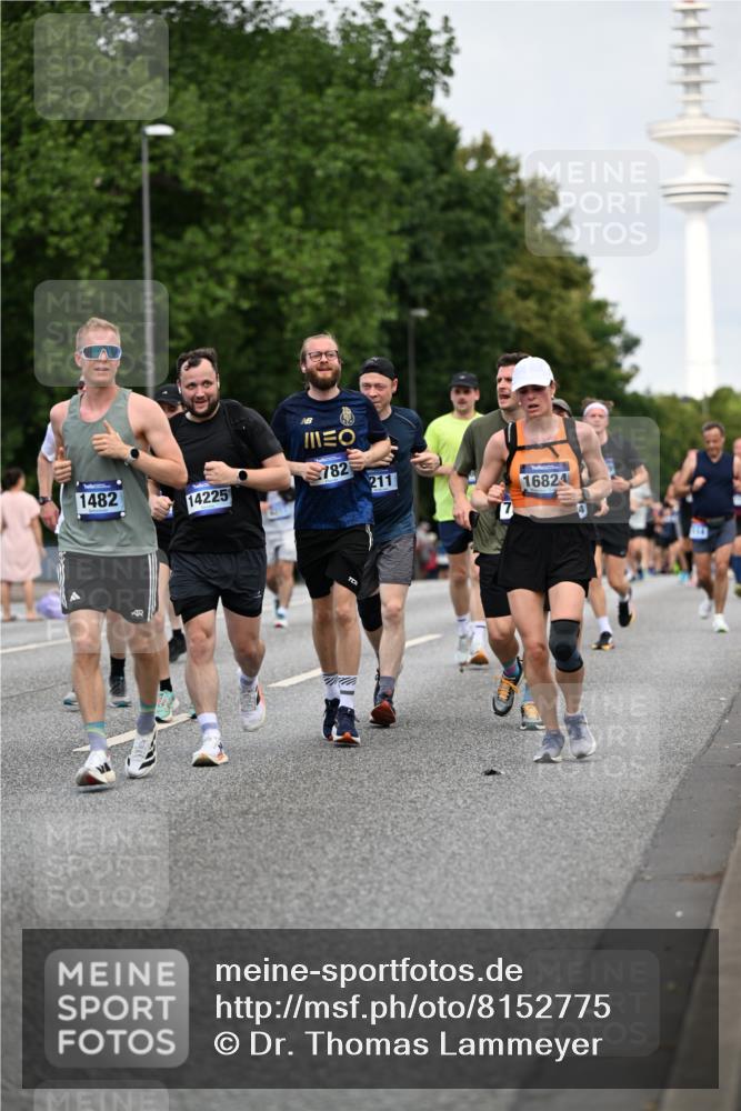 29.06.2025 - hella hamburg halbmarathon Dr. Thomas Lammeyer http://msf.ph/oto/8152775 29.06.2025 10:07:26 Kennedybrücke 1114, 1135, 1138, 1482, 1702, 1885, 2594, 2619, 2759, 2782, 2810, 3001, 3572, 3630, 4066, 4204, 4511, 4613, 4665, 6217, 7210, 7211, 7290, 7935, 8614, 9439, 9453, 9554, 10824 meine-sportfotos.de