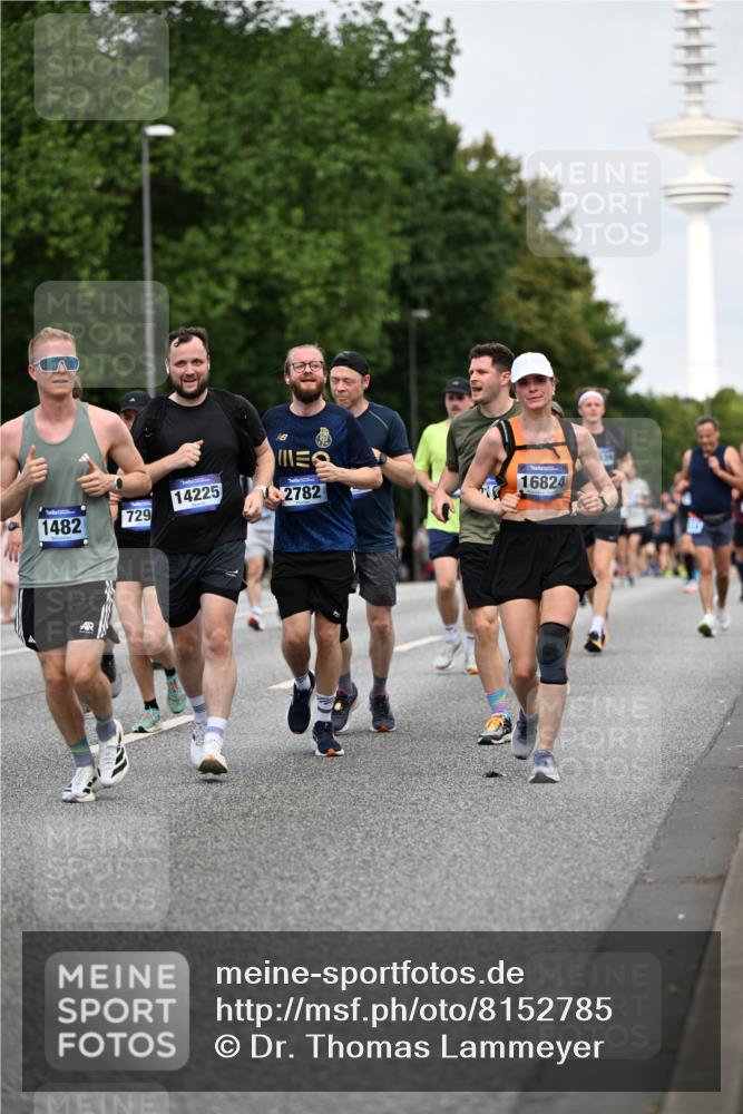 29.06.2025 - hella hamburg halbmarathon Dr. Thomas Lammeyer http://msf.ph/oto/8152785 29.06.2025 10:07:26 Kennedybrücke 1114, 1135, 1138, 1482, 1702, 1885, 2594, 2619, 2759, 2782, 2810, 3001, 3572, 3630, 4066, 4204, 4511, 4613, 4665, 6217, 7210, 7211, 7290, 7935, 8614, 9439, 9453, 9554, 10824 meine-sportfotos.de