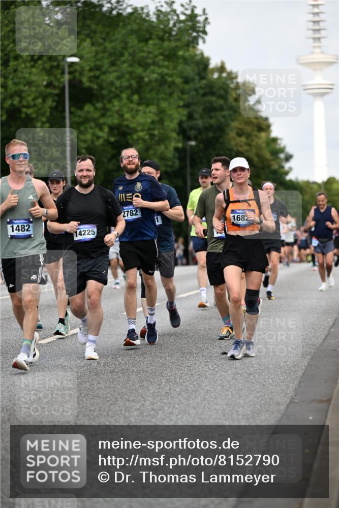 29.06.2025 - hella hamburg halbmarathon Dr. Thomas Lammeyer http://msf.ph/oto/8152790 29.06.2025 10:07:27 Kennedybrücke 1114, 1135, 1138, 1482, 1702, 1885, 2594, 2619, 2759, 2782, 2810, 3001, 3572, 3630, 4066, 4204, 4511, 4613, 4665, 6217, 7210, 7211, 7290, 7935, 8614, 9439, 9453, 9554, 10824 meine-sportfotos.de