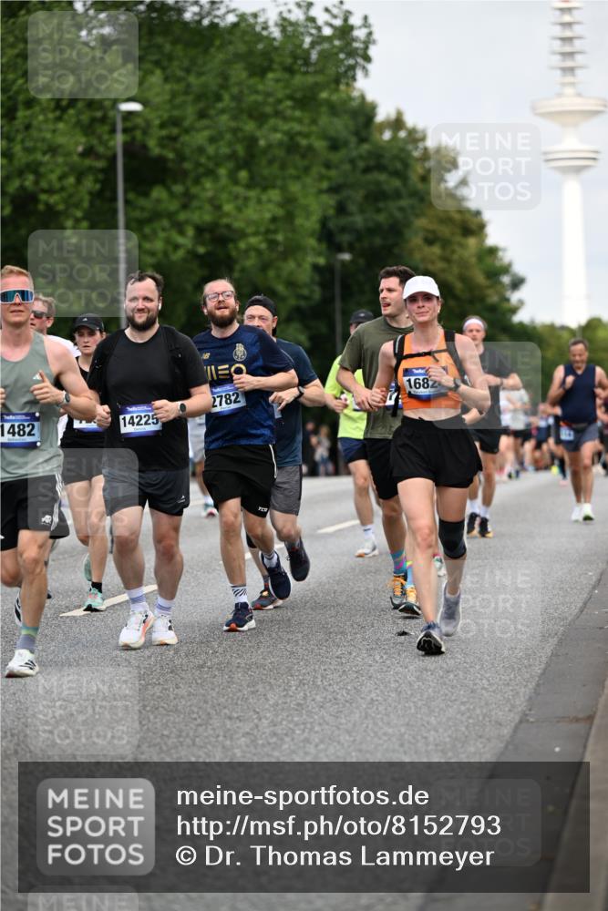29.06.2025 - hella hamburg halbmarathon Dr. Thomas Lammeyer http://msf.ph/oto/8152793 29.06.2025 10:07:27 Kennedybrücke 1114, 1135, 1138, 1482, 1702, 1885, 2594, 2619, 2759, 2782, 2810, 3001, 3572, 3630, 4066, 4204, 4511, 4613, 4665, 6217, 7210, 7211, 7290, 7935, 8614, 9439, 9453, 9554, 10824 meine-sportfotos.de