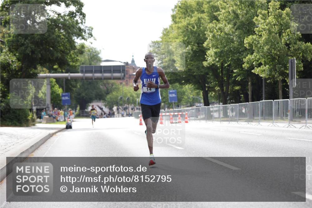 29.06.2025 - hella hamburg halbmarathon Jannik Wohlers http://msf.ph/oto/8152795 29.06.2025 09:32:04 Lombardsbrücke 14, 17, 21 meine-sportfotos.de