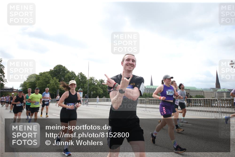 29.06.2025 - hella hamburg halbmarathon Jannik Wohlers http://msf.ph/oto/8152800 29.06.2025 10:43:29 Lombardsbrücke 1026, 1095, 1306, 1310, 1459, 2073, 2733, 3288, 3597, 4627, 4636, 5001, 5192, 5201, 5293, 5890, 5902, 5905, 6036, 6334, 6895, 6971, 6973, 7205, 7206, 7489, 8000, 8058, 8870, 9073, 9704, 9879, 10097, 10220, 10285, 10553, 10799, 12518, 12520, 12792, 13371, 13705, 13777, 14474, 14544, 15285, 15294, 15448, 15719, 16298, 16308, 16862, 17293, 17501, 18080, 18310, 18318, 18436 meine-sportfotos.de