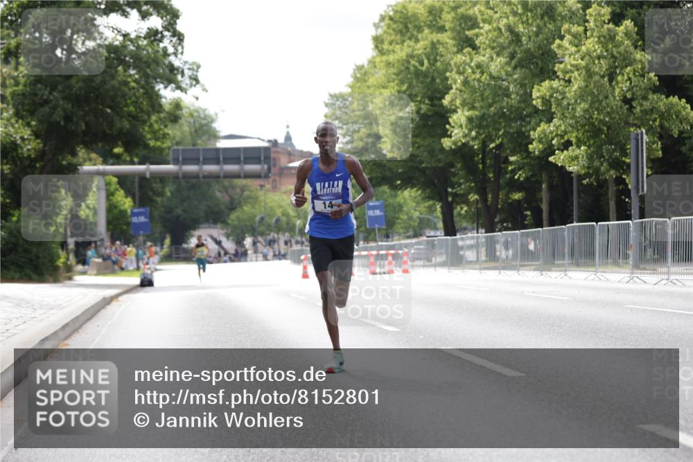 29.06.2025 - hella hamburg halbmarathon Jannik Wohlers http://msf.ph/oto/8152801 29.06.2025 09:32:04 Lombardsbrücke 14, 17, 21 meine-sportfotos.de