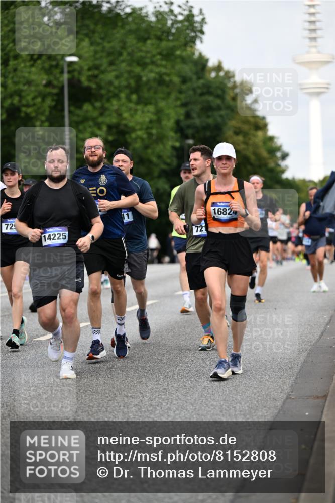 29.06.2025 - hella hamburg halbmarathon Dr. Thomas Lammeyer http://msf.ph/oto/8152808 29.06.2025 10:07:27 Kennedybrücke 1114, 1135, 1138, 1482, 1702, 1885, 2594, 2619, 2759, 2782, 2810, 3001, 3572, 3630, 4066, 4204, 4511, 4613, 4665, 6217, 7210, 7211, 7290, 7935, 8614, 9439, 9453, 9554, 10824 meine-sportfotos.de