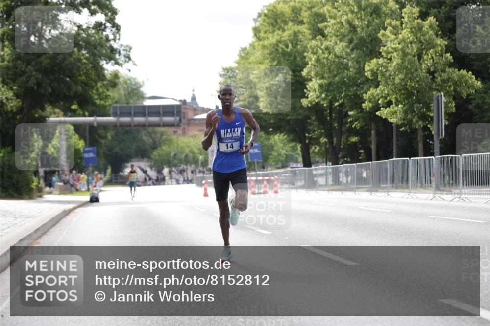 29.06.2025 - hella hamburg halbmarathon Jannik Wohlers http://msf.ph/oto/8152812 29.06.2025 09:32:04 Lombardsbrücke 14, 17, 21 meine-sportfotos.de