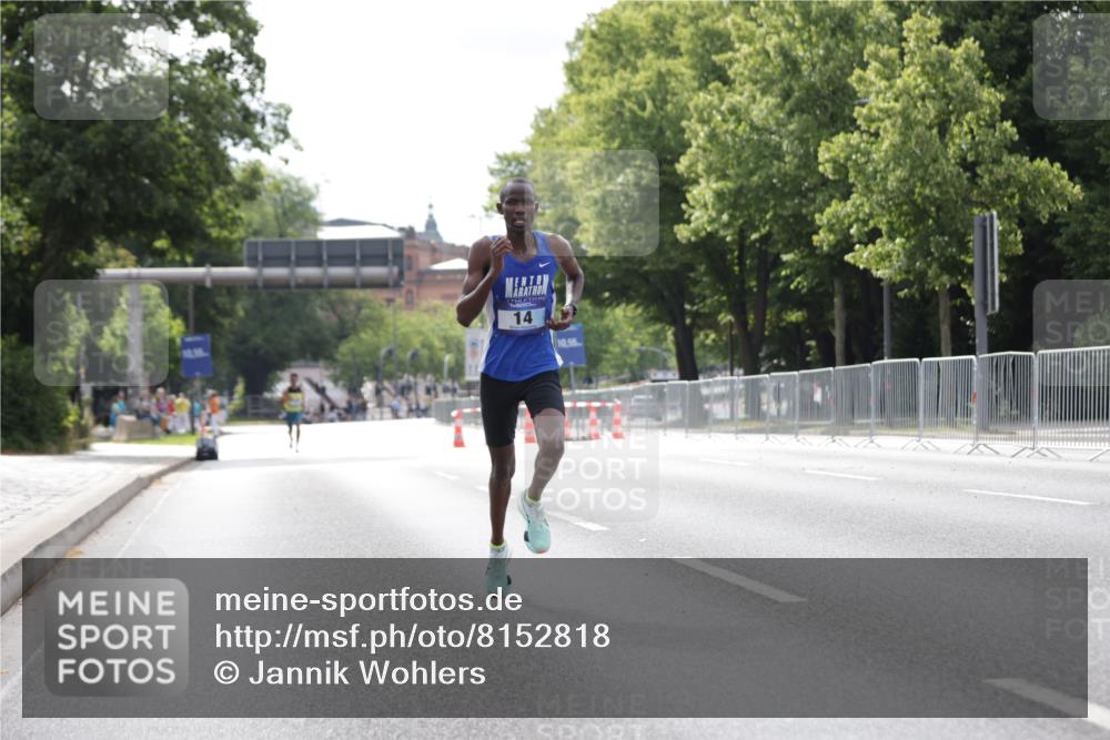29.06.2025 - hella hamburg halbmarathon Jannik Wohlers http://msf.ph/oto/8152818 29.06.2025 09:32:04 Lombardsbrücke 14, 17, 21 meine-sportfotos.de