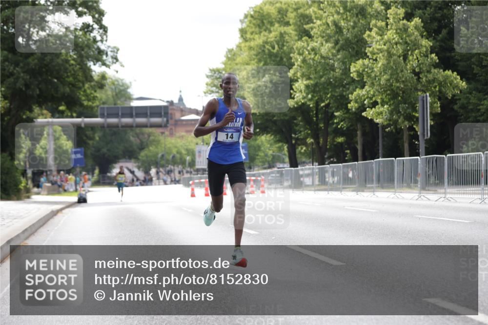 29.06.2025 - hella hamburg halbmarathon Jannik Wohlers http://msf.ph/oto/8152830 29.06.2025 09:32:05 Lombardsbrücke 14, 17, 21 meine-sportfotos.de