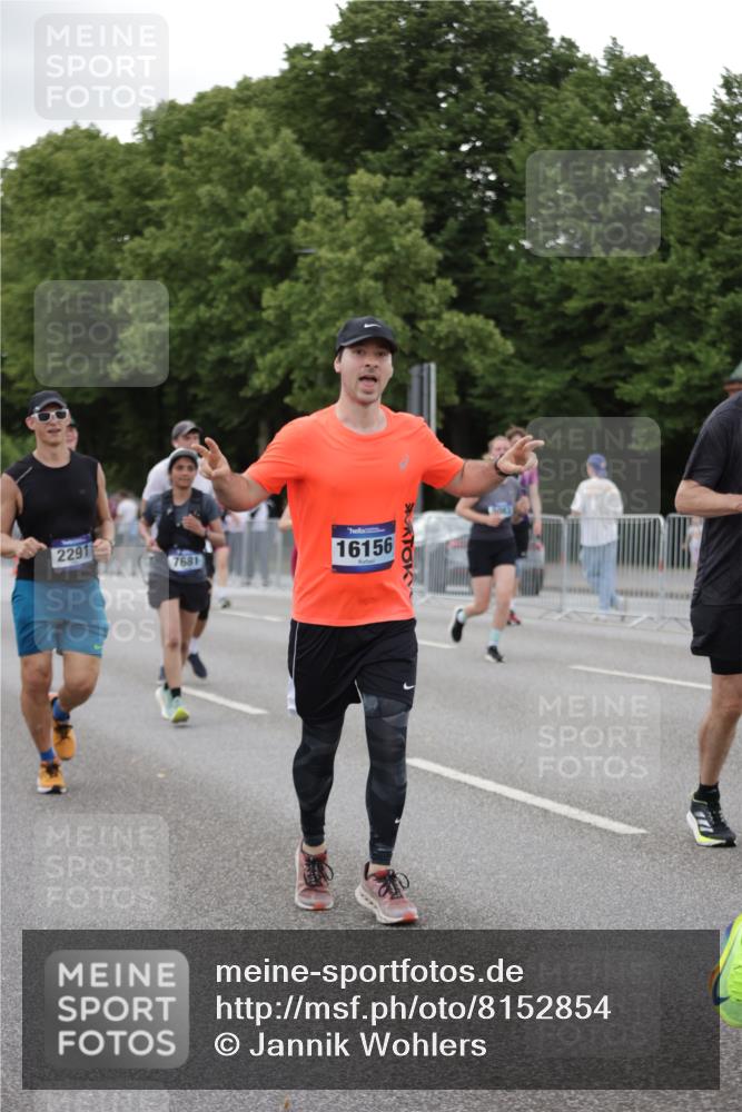29.06.2025 - hella hamburg halbmarathon Jannik Wohlers http://msf.ph/oto/8152854 29.06.2025 10:52:39 Lombardsbrücke 2291, 2701, 2988, 3787, 4626, 4729, 6135, 6521, 7681, 7737, 9545, 10055, 10417, 10568, 10661, 11520, 11524, 11919, 12127, 12128, 13489, 13916, 13917, 14765, 14807, 14977, 14979, 16137, 16156, 16961, 18988 meine-sportfotos.de