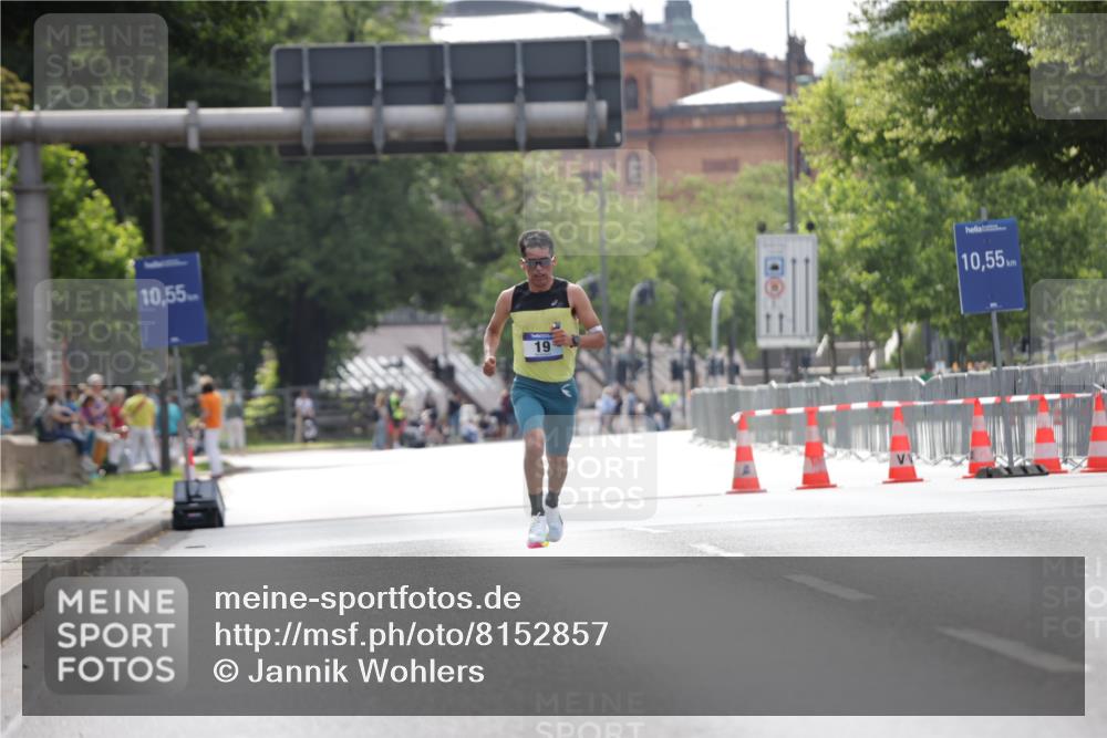 29.06.2025 - hella hamburg halbmarathon Jannik Wohlers http://msf.ph/oto/8152857 29.06.2025 09:32:09 Lombardsbrücke 14, 17, 21 meine-sportfotos.de